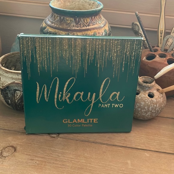 Mikayla Makeup Mikayla Glamlite 3 Color Palette Nwot Poshmark